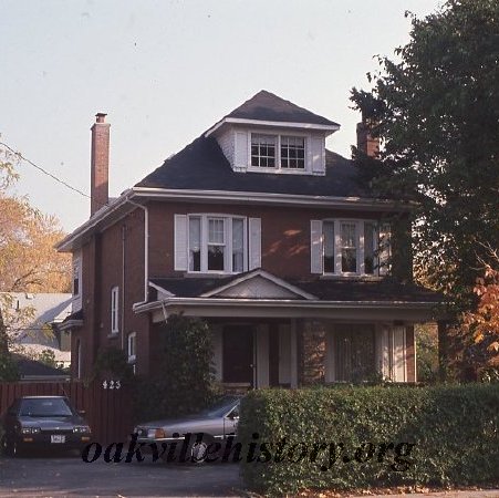 1980s photo of 423 Trafalgar Road