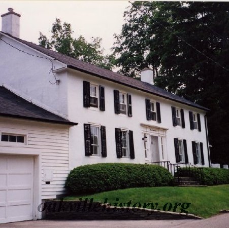 176 Front Street prior to renovations