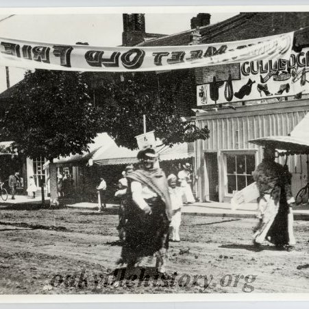 Gulledge store in the background