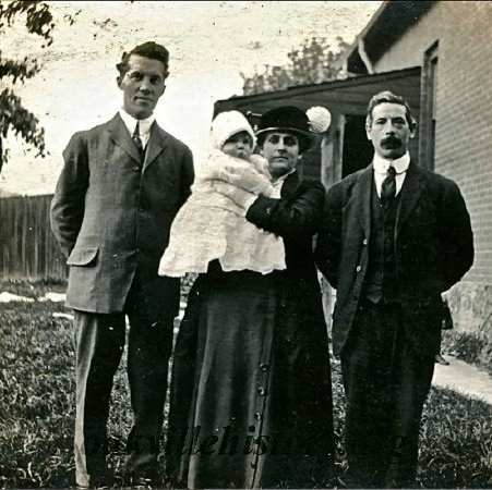 L to R: Norman Davis, John, Dora and Edmund Killer in 1911