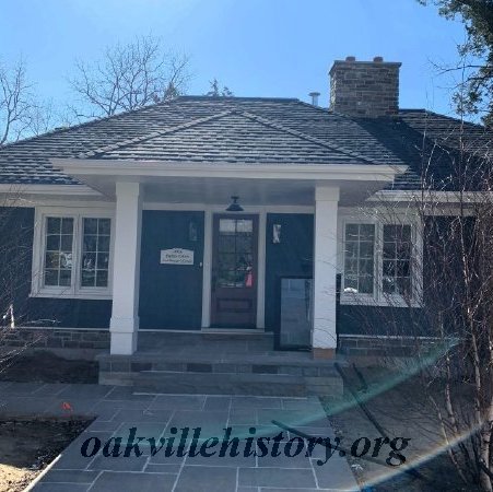 Lakeshore Road West #1110               